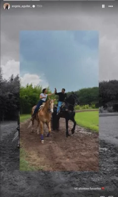 Ángela Aguilar enseña a cabalgar a Christian Nodal | AMEXI/FOTO: IG @angelaaguilar