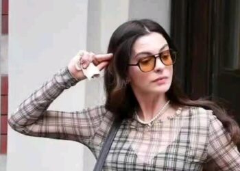 Anne Hathaway sufre aparatosa caída en rodaje de “El diablo viste a la moda 2” | AMEXI/FOTO: RRSS