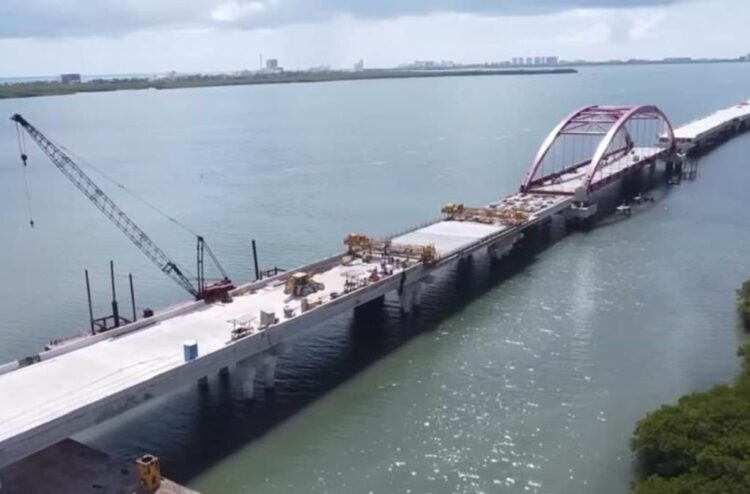 Avanza 85% la construcción del Puente Vehicular Nichupté, en Cancún, Quintana Roo. AMEXI foto SICT