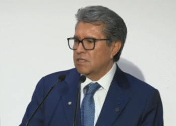 El líder de los diputados de Morena, Ricardo Monreal Ávila aseguró que corresponde al partido definir el deslinde con la iglesia “La Luz del Mundo.