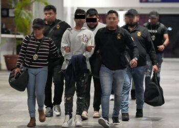 Detenidos por asesinato de Mario Machuca, líder de la CROC, son trasladados a Cáncún. Foto Especial