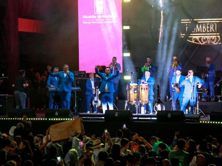 Medellín celebra con el alma enamorada los 50 años del Combo de las Estrellas