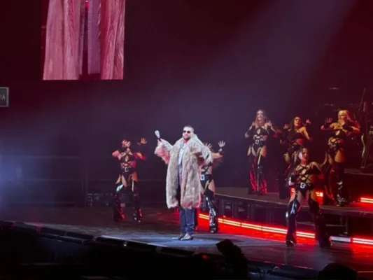 “México se escribe con M de Maluma”: El cantante conquista el Palacio de los Deportes con un show inolvidable
