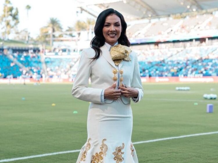 Lupita Infante lleva la Música Mexicana al espectáculo de Medio Tiempo de los LA Galaxy