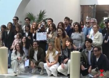 Elenco de "Hermanas, un amor compartido" da pizarrazo de inicio (VIDEO)