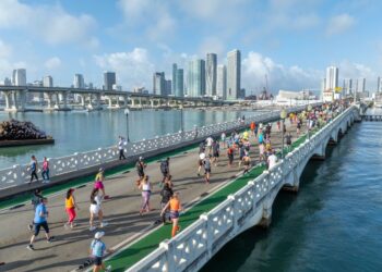 El Life Time Miami Marathon & Half 2026 agota su registri en tiempo récord