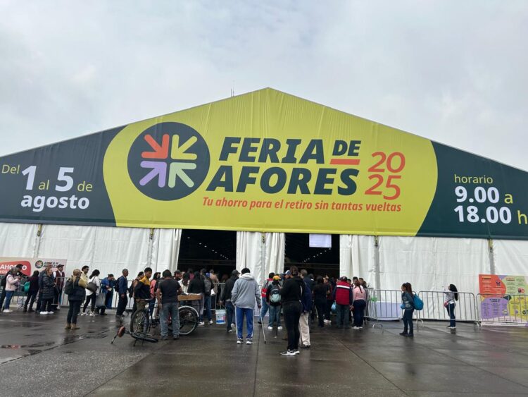 Feria de Afores 2025 alcanza cifra histórica de 190 mil 694 atenciones en cinco días en el Zócalo capitalino
