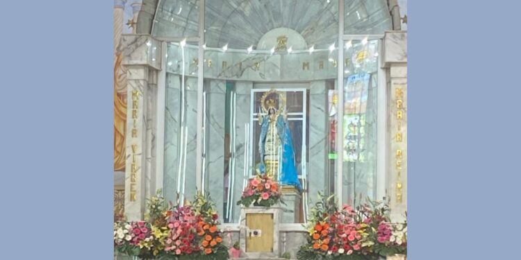 Huamantla celebra “La Noche que nadie duerme” con tapetes de aserrín y devoción