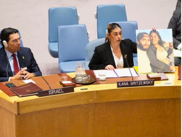 Ilana Gritzewsky, ante el Consejo de Seguridad de la ONU en Nueva York para exigir la liberación de los rehenes que aún permanecen en Gaza, incluido su novio Matan Zangauker.