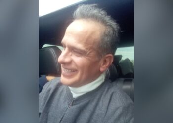 Israel Vallarta, al salir del penal del Altiplano, en Almoloya de Juárez. Foto X Mary Sainz