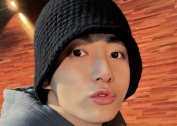 Arrestan a mujer que intentó entrar a la casa de Jungkook de BTS | AMEXI/FOTO: IG