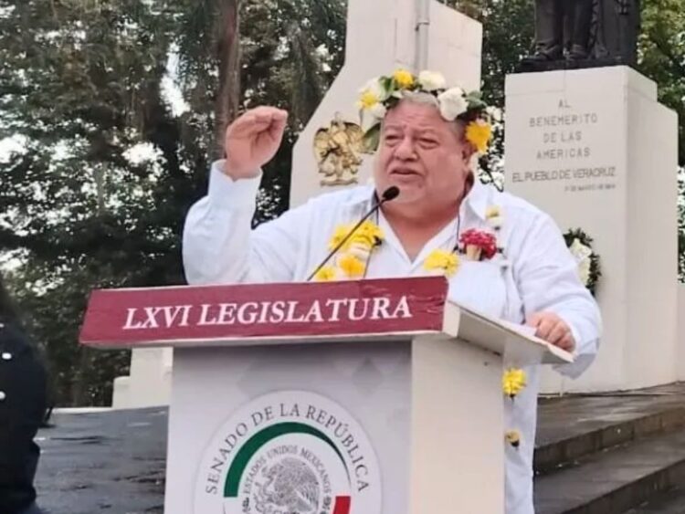 Protesta por acoso empaña informe del senador Manuel Huerta en Veracruz