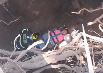 Rescate de mujer lesionada al caer en un socavón en la GAM. AMEXI