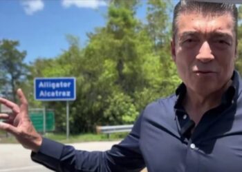 Fernández Noroña arremete contra Rutilio Escandón; lo llama «servil»