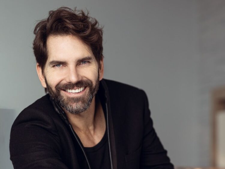 Arap Bethke se une a LuxuryLab Global 2025 como presentador