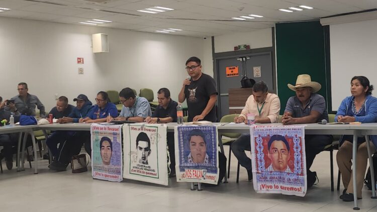 Tras la renuncia de Vidulfo Rosales Sierra, el Centro de Derechos Humanos de la Montaña Tlachinollan reafirma su compromiso de acompañar a los padres y madres de los 43.