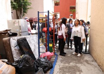 Brugada garantiza apoyo a familias afectadas por inundaciones en Iztacalco