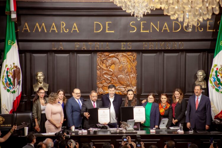 Permanente ratifica a titular de la UIF y a subsecretaria de Hacienda