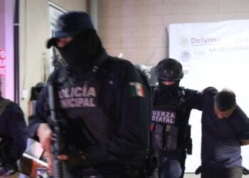 El gobierno de Baja California destituyó a titulares de mandos medios de la policía luego de que se registró un operativo ilegal.