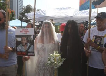 La exrehén Ilana Gritzewsky, ciudadana mexicana-israelí liberada por Hamás en noviembre de 2023, celebró este domingo una boda simbólica