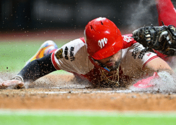 Diablos Rojos tomó ventaja 1-0 sobre Pericos
