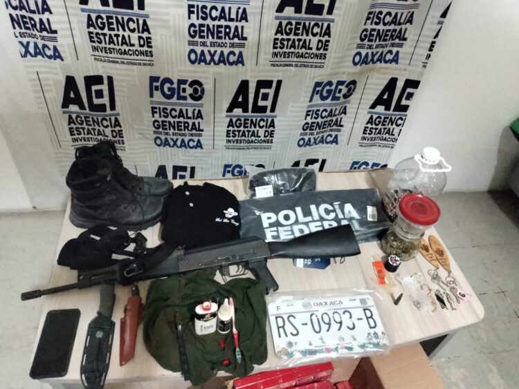 En Oaxaca, elementos de la Guardia Nacional y de la Policía estatal catearon una casa de seguridad en Huatulco donde se refugiaban un grupo de falsos policías federales.