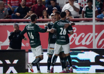 León volvió al camino del triunfo