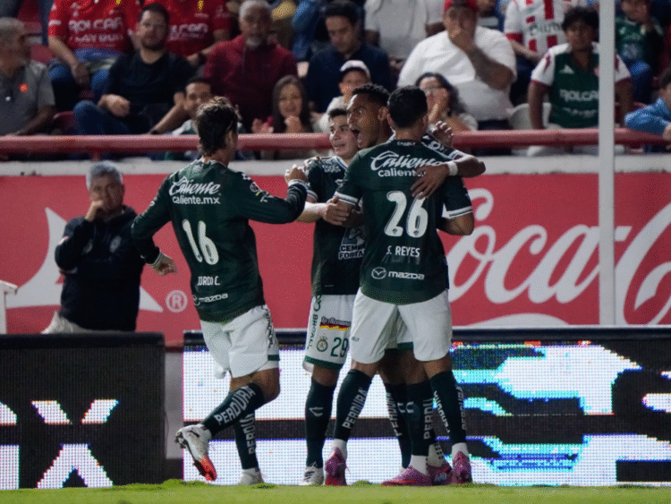 León volvió al camino del triunfo