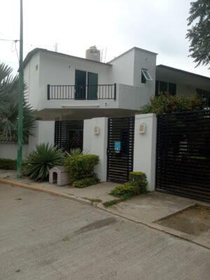 se realizó el cateo en el domicilio ubicado en la calle Laguna Encantada del Sector U2 de la Crucecita en Bahías de Huatulco