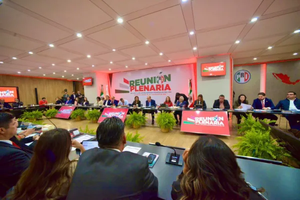 En la sede nacional del PRI, el dirigente nacional del PRI, Alejandro Moreno Cárdenas, “Alito” instruyó a diputados y senadores priistas a trabajar con ánimo, determinación