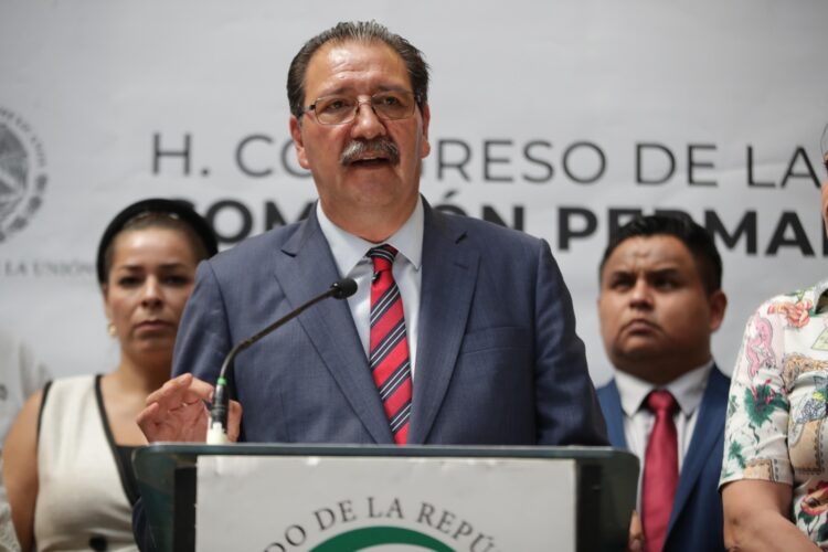 El coordinador de los diputados del Partido del Trabajo (PT), Reginaldo Sandoval Flores reiteró el compromiso de su bancada a favor de las causas de los cooperativistas.