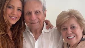 Shakira rinde homenaje a su padre durante su gira en México: ¿Qué enfermedad tiene?
