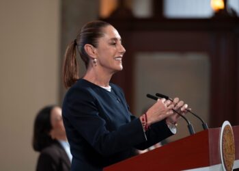 Sheinbaum califica de interesante que la DEA equipe a García Luna con “El Mayo”. La presidenta subraya la relevancia de la comparación.