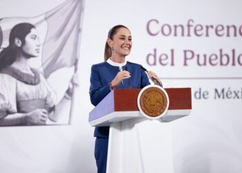 La presidenta Claudia Sheinbaum desmintió lo difundido por el diario español ABC que aseguraban que Beatriz Gutiérrez Müller vivirá en España