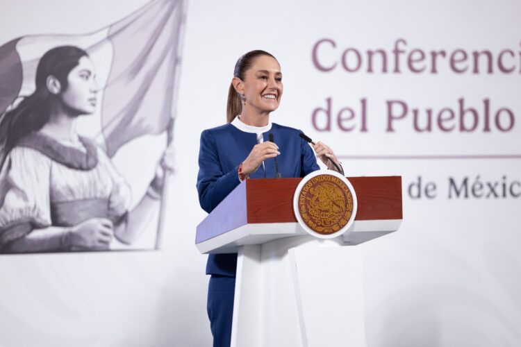 La presidenta Claudia Sheinbaum desmintió lo difundido por el diario español ABC que aseguraban que Beatriz Gutiérrez Müller vivirá en España