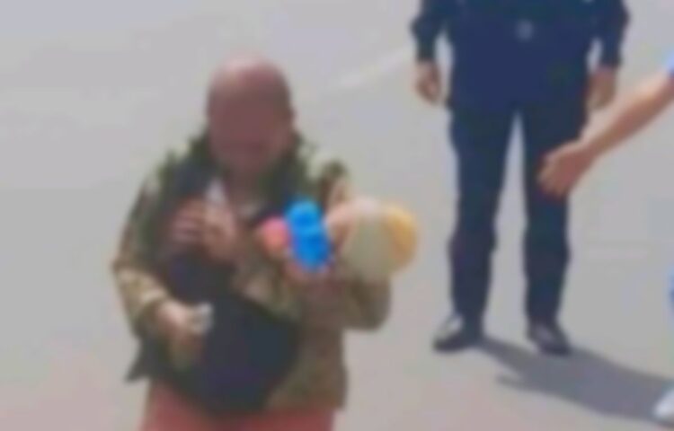 ¡Fue un error! La abuelita que salvó a su nieta de explosión de pipa de gas sigue viva