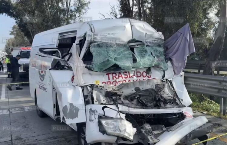 Ambulancia de Jilotepec choca en la México-Querétaro; hay dos muertos