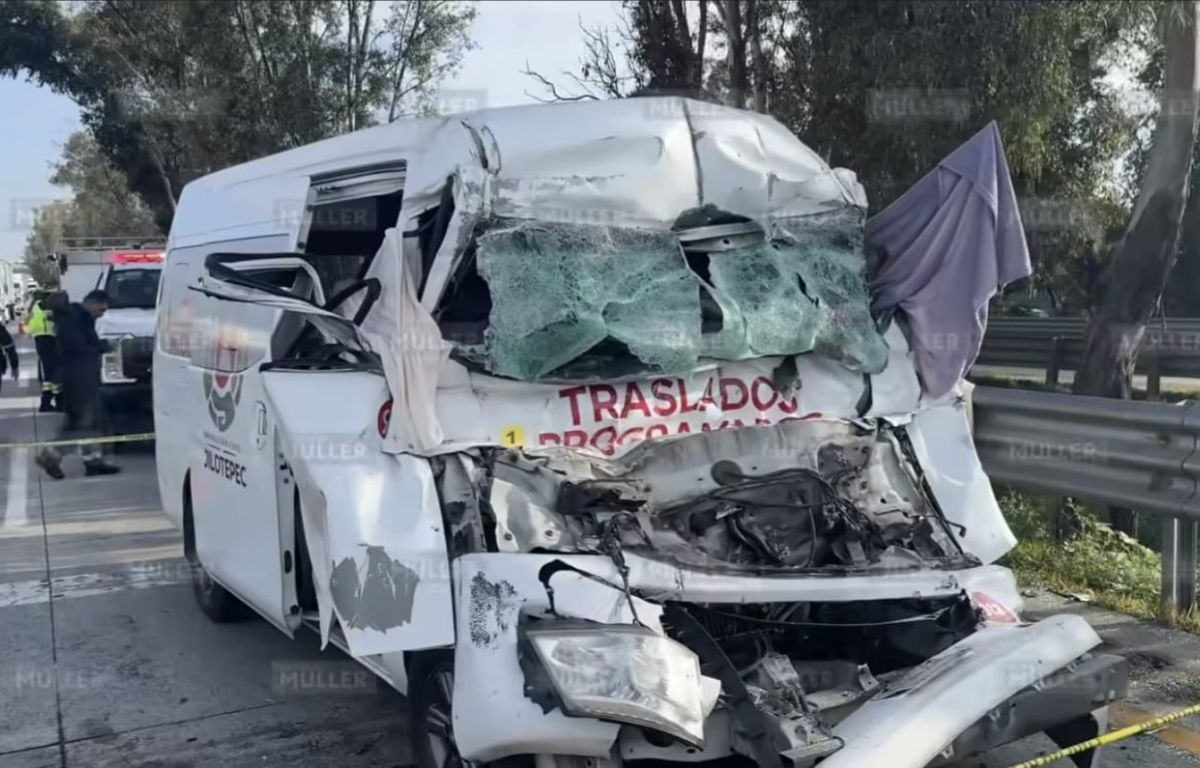 Ambulancia de Jilotepec choca en la México-Querétaro; hay dos muertos