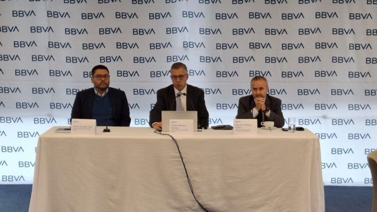De la contracción al repunte: BBVA México ahora prevé crecimiento económico de 0.7% para 2025
