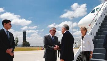 Arriba a México primer ministro de Canadá, Mark Carney, en visita oficial