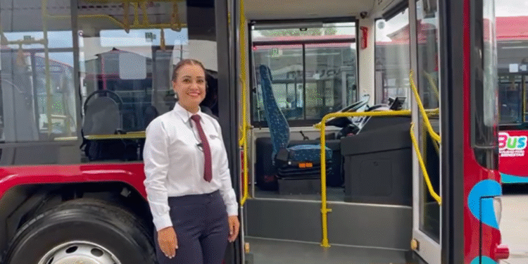 Unas 250 mujeres operarán el transporte público en Oaxaca