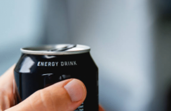 El pleno de la Cámara de Diputados aprobó reformas a la Ley General de Salud, para prohibir la venta de “bebidas energéticas” a menores.