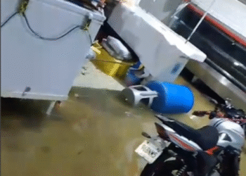 Comerciantes de Nezahualcóyotl pierden todo por inundaciones; piden apoyo al gobierno mexiquense