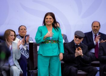 Clara Brugada pide dinero y es cuestionada; ni en Morena le tienen confianza