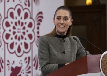 Ante redadas, Sheinbaum llama a paisanos en EU a tener precaución en festejos patrios