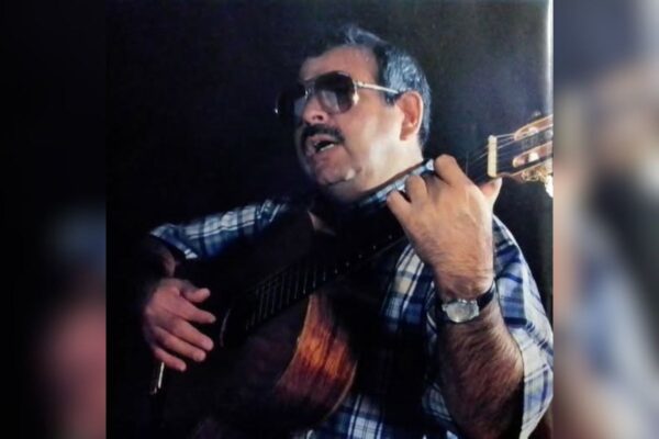Cruz Mejía, cantor y locutor. Foto Fb CruzMejiaOficial