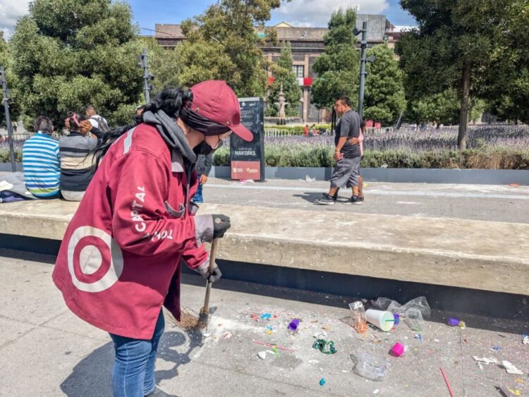 Cuadrillas del Departamento de Limpia y de Recolección de Toluca, Edomex, levantaroon 13 toneladas de basura en fiestas patrias. Foto Departamento de Limpa de Toluca