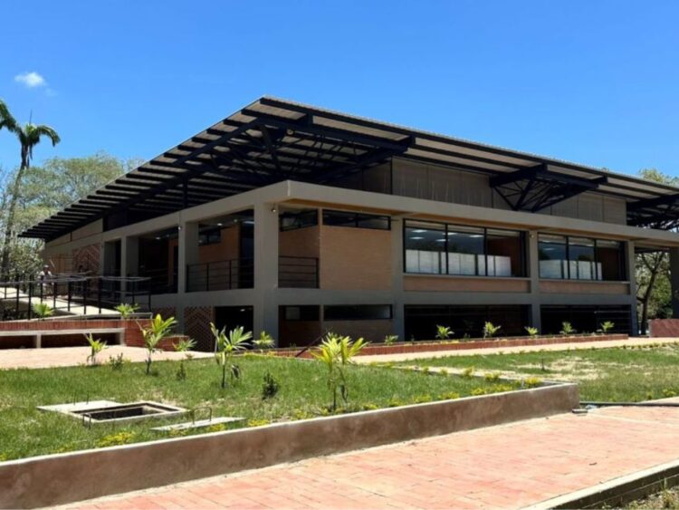 Shakira y la Fundación Pies Descalzos