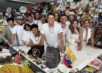 Carlos Vives celebra 30 años de “La Tierra del Olvido” en Tiny Desk