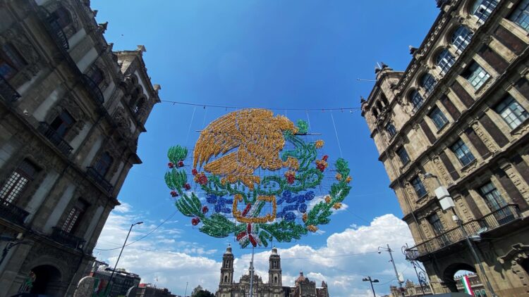 La Secretaría de Gobernación instruyó a los concesionarios de radio y televisión a transmitir en cadena nacional el Grito de Independencia.